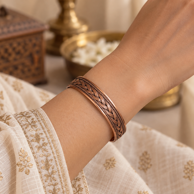 Pulsera Étnica de Cobre con Tejido Decorativo