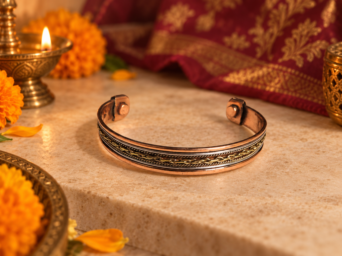 pulsera de cobre, brazalete ajustable, joyería oriental, accesorio artesanal, regalo especial