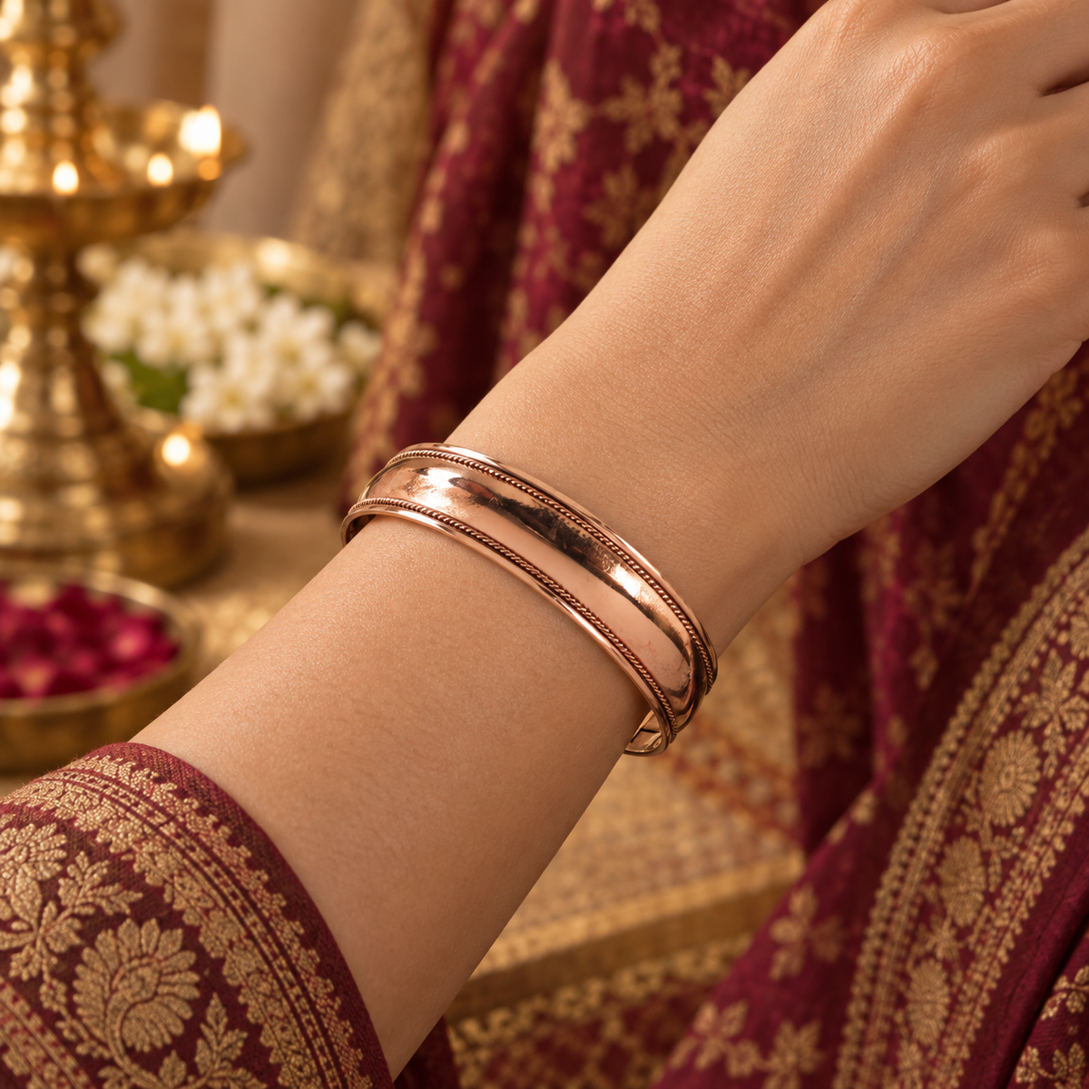 Brazalete Hindú de Diseño Sutil y Sofisticado