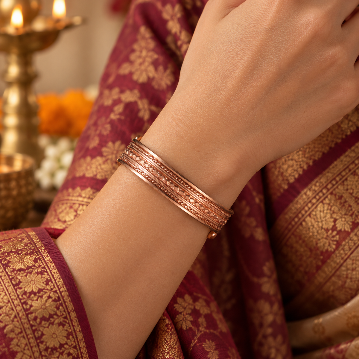 Brazalete Oriental de Cobre Puro con Diseño Ornamentado